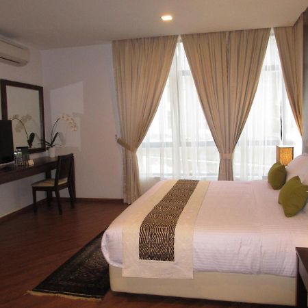 Samsuria Beach Resort & Residence Чератинг Екстериор снимка