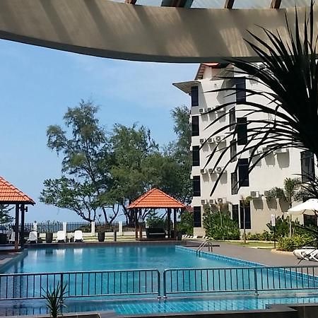 Samsuria Beach Resort & Residence Чератинг Екстериор снимка