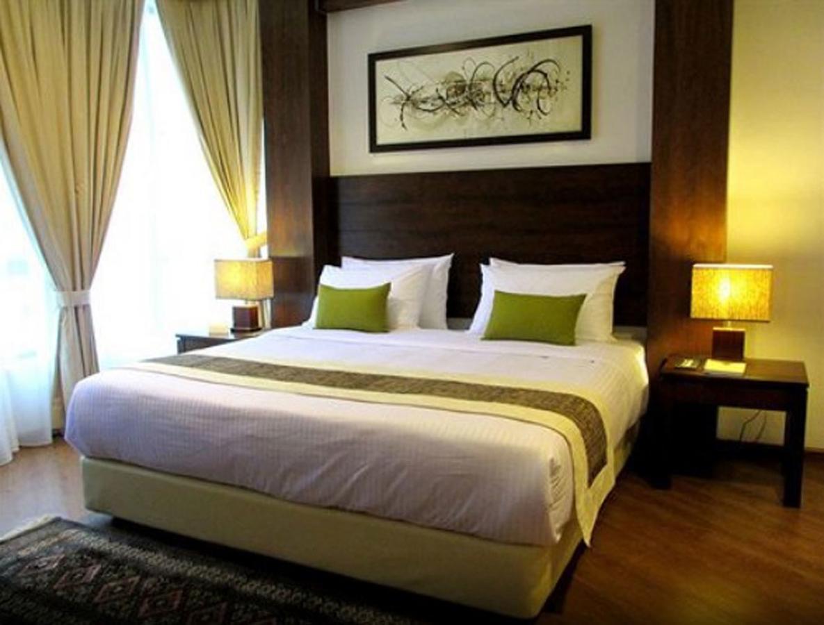 Samsuria Beach Resort & Residence Чератинг Екстериор снимка