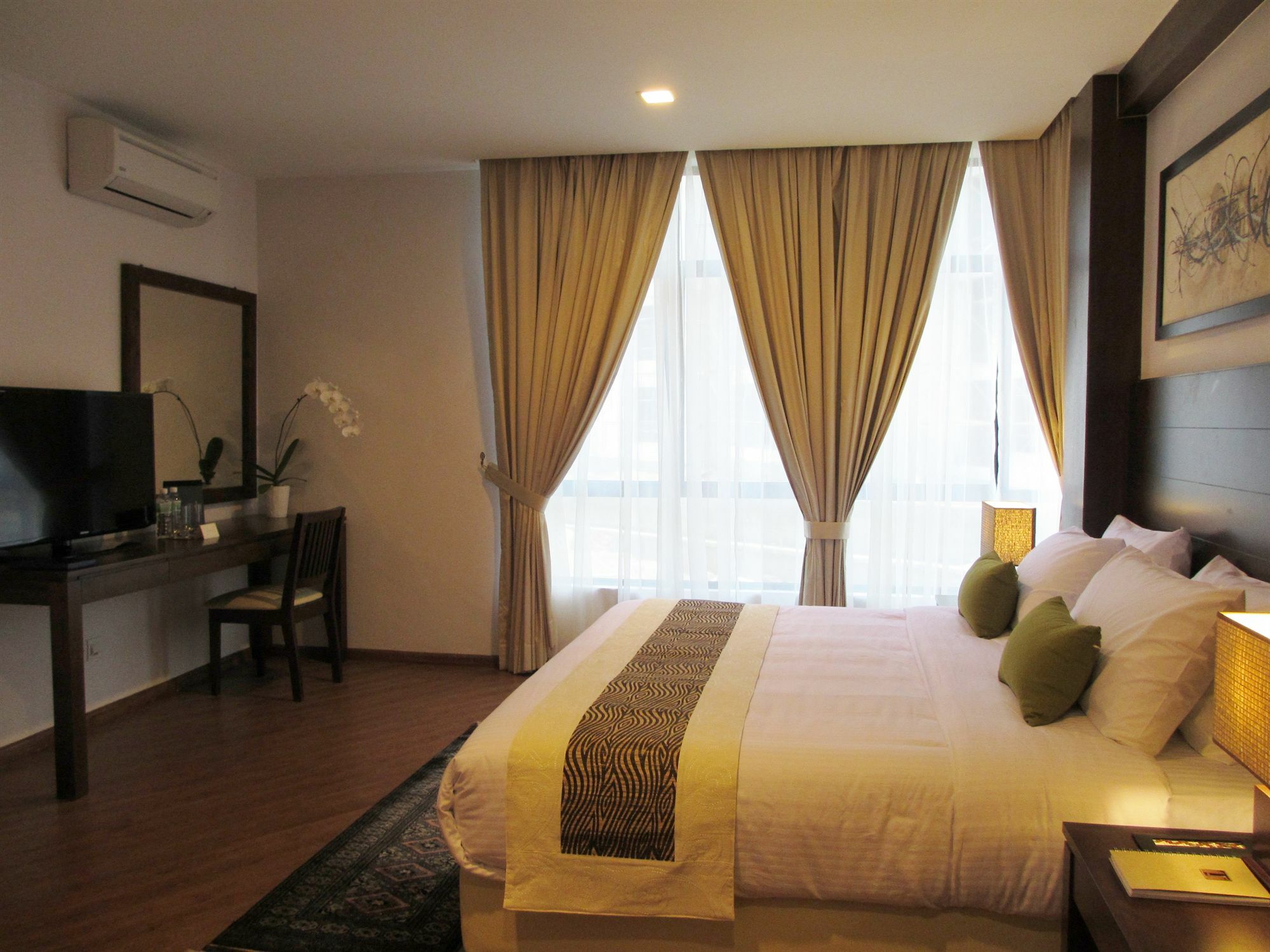 Samsuria Beach Resort & Residence Чератинг Екстериор снимка