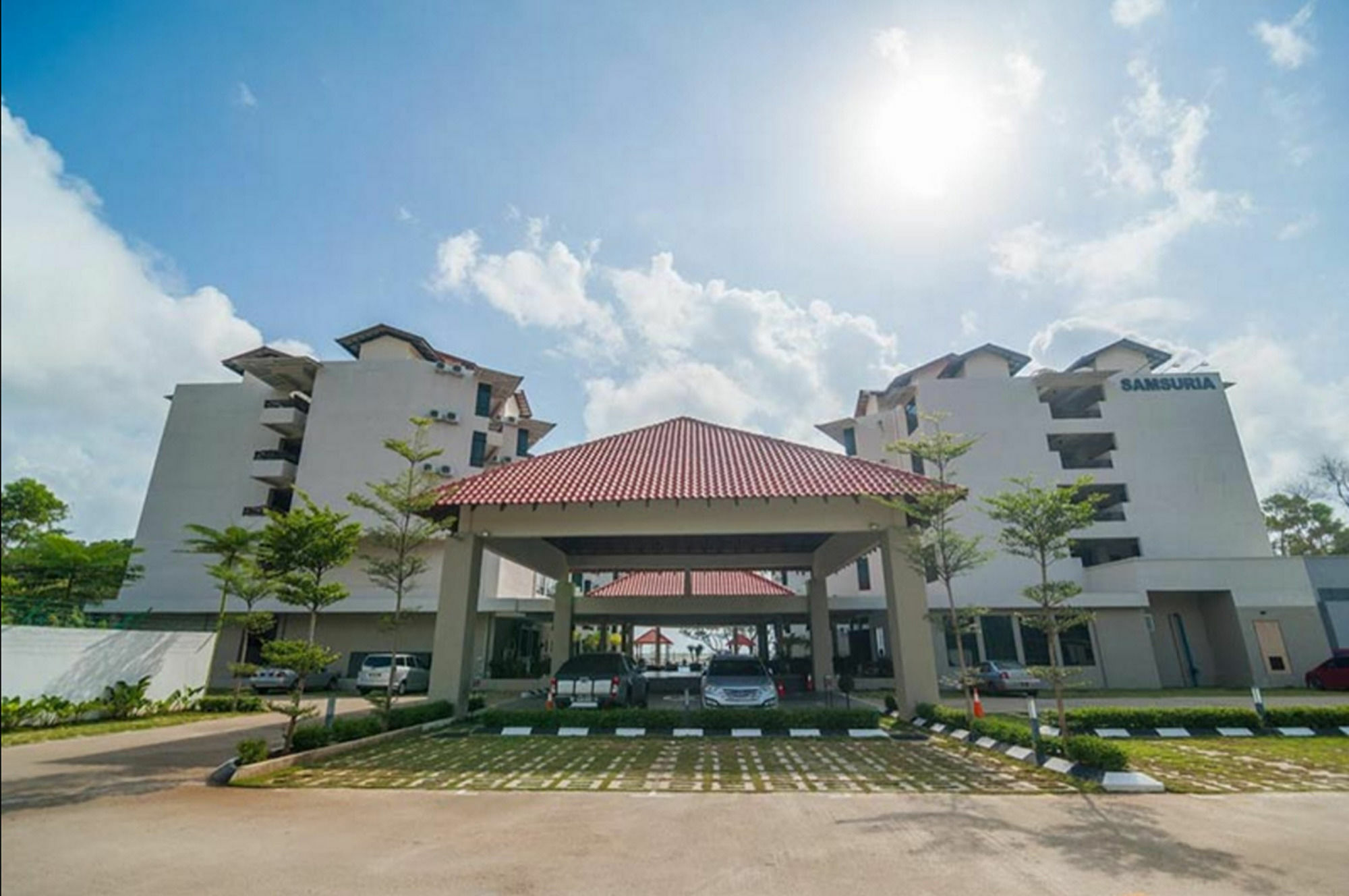 Samsuria Beach Resort & Residence Чератинг Екстериор снимка