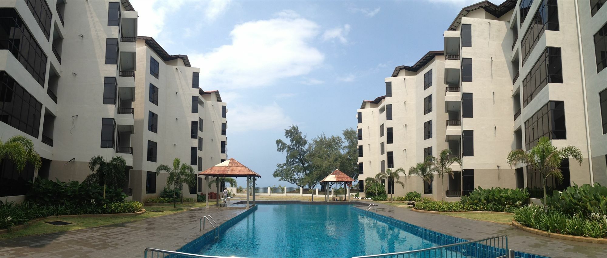 Samsuria Beach Resort & Residence Чератинг Екстериор снимка