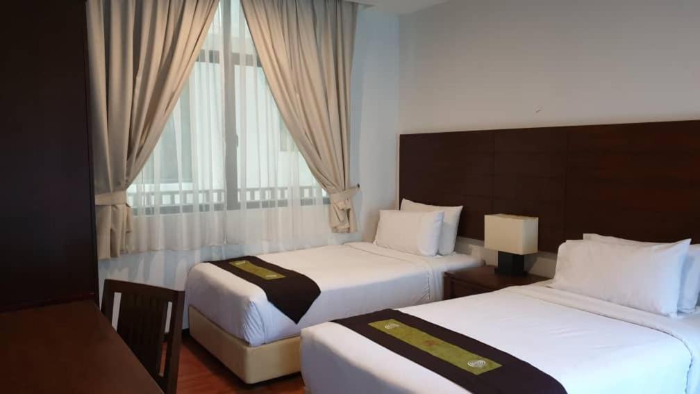 Samsuria Beach Resort & Residence Чератинг Екстериор снимка