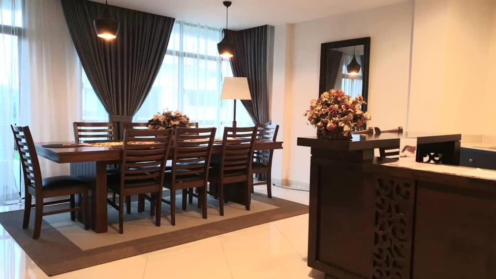 Samsuria Beach Resort & Residence Чератинг Екстериор снимка