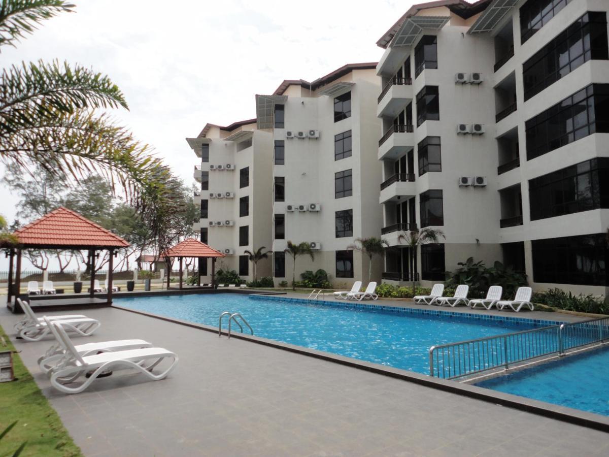 Samsuria Beach Resort & Residence Чератинг Екстериор снимка
