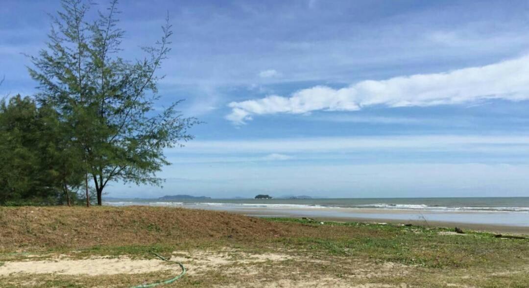 Samsuria Beach Resort & Residence Чератинг Екстериор снимка